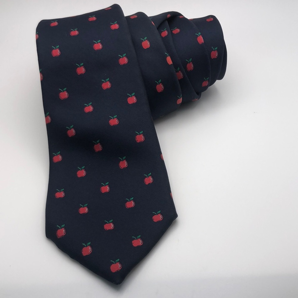 VTG Horchow Elegant Slim Tie Navy Blue Red Apple pattern